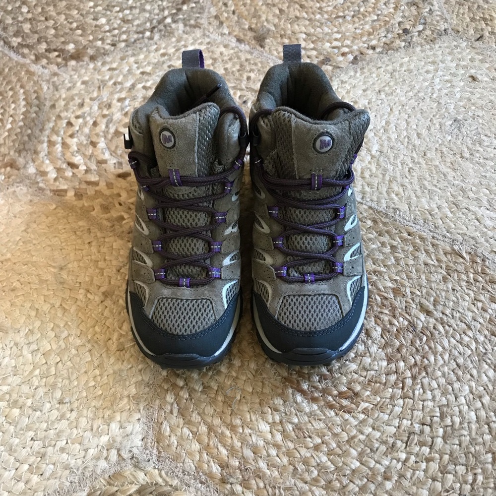 Brand New Merrell Hiking Boots Moab II REI